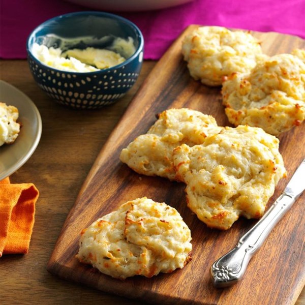 Cheese and pesto biscuits