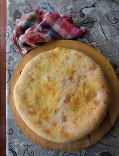 Cheese and potato bread (Khabizgina)