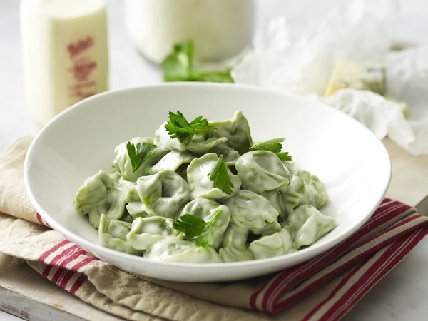 Cheese and spinach tortellini with Gorgonzola sauce