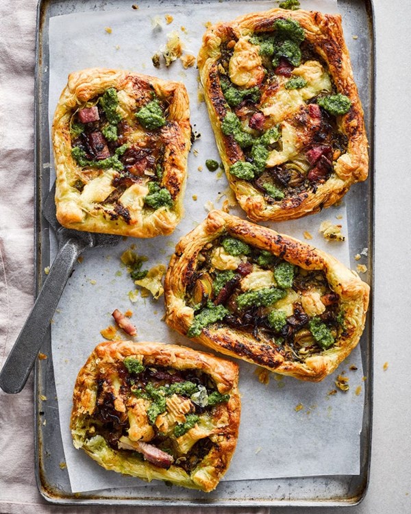 Cheese, bacon & pesto puffs