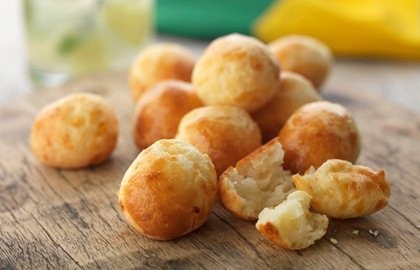 Cheese bread (Pão de queijo)