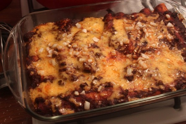 Cheese enchiladas with chile con carne
