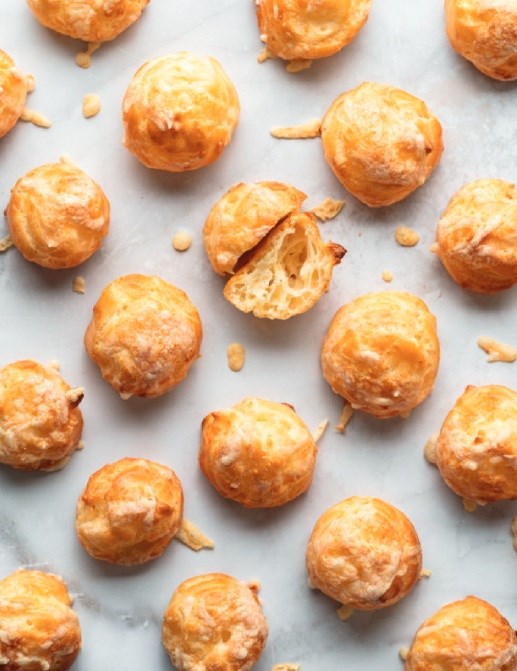 Cheese gougères (Gougères au fromage)