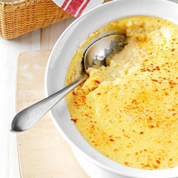 Cheese 'n' grits casserole