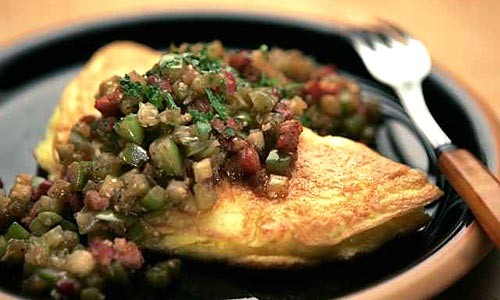 Cheese omelet with tomatillo sauce
