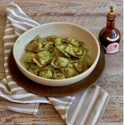 Cheese ravioli with balsamic & brown butter
