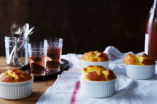 Cheese soufflé with cream