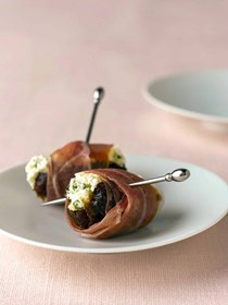 Cheese-stuffed dates with prosciutto