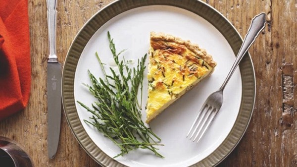 Cheese tart with oatmeal crust