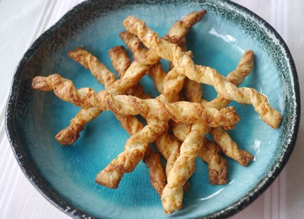 Cheese twists
