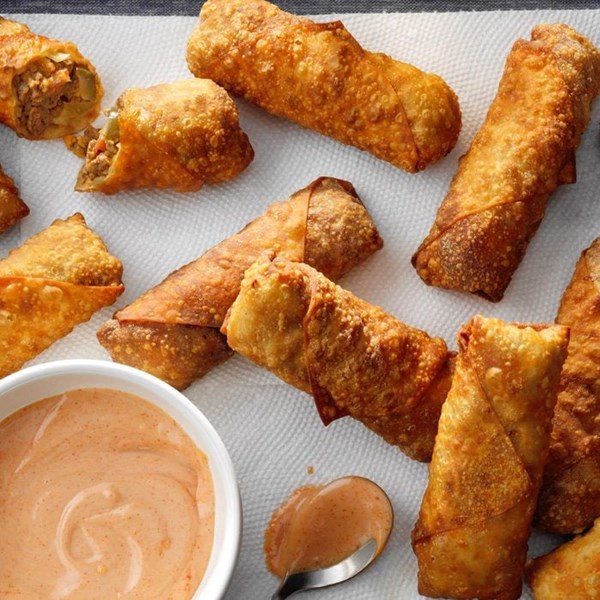 Cheeseburger egg rolls