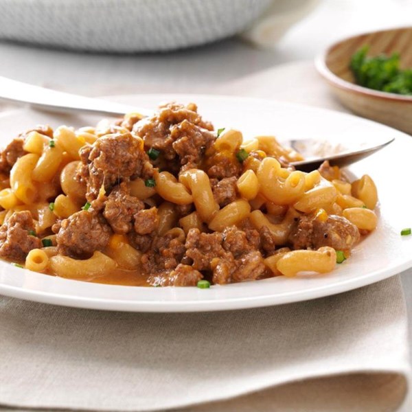 Cheeseburger macaroni skillet