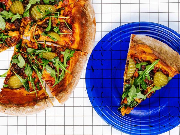 Cheeseburger pizza
