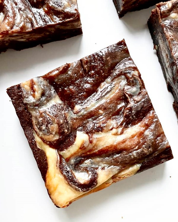 Cheesecake brownies