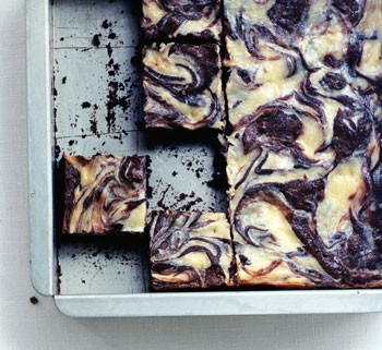 Cheesecake-marbled brownies