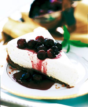 Cheesecake tart with cranberries in Port glaze