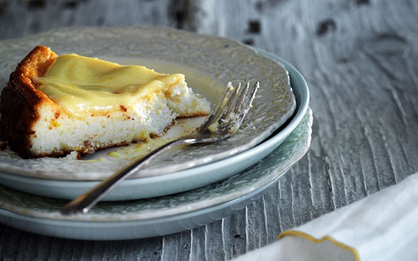Cheesecake with Meyer lemon curd