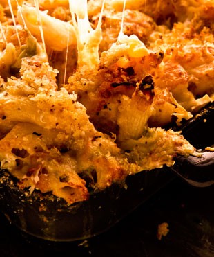 Cheesy baked penne with cauliflower and crème fraîche