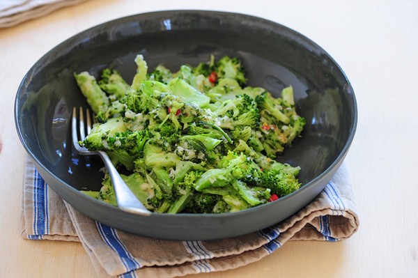 Cheesy broccoli