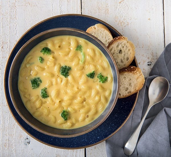 Cheesy broccoli mac soup