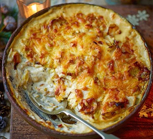 Cheesy celeriac, leek and rosemary gratin