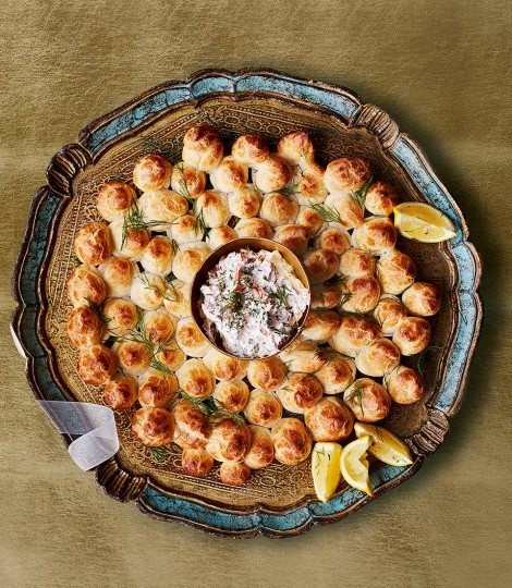 Cheesy choux wreath with hot smoked salmon and horseradish dip