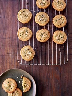 Cheesy crackers
