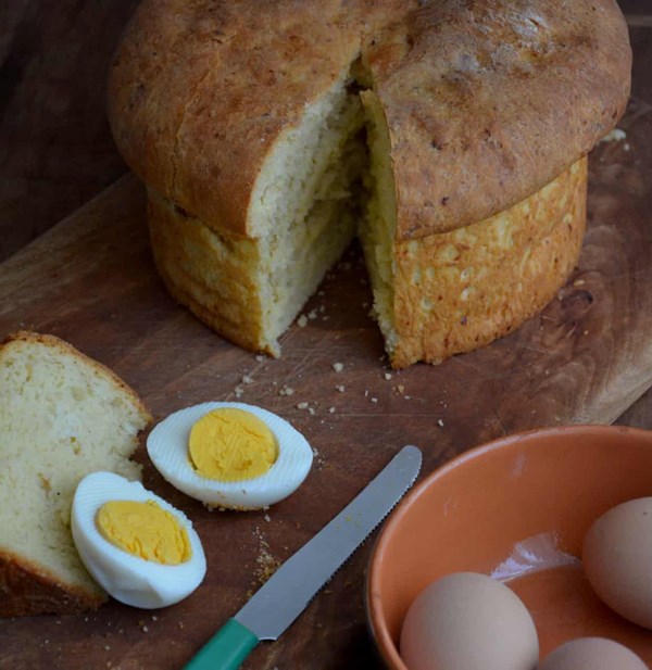 Cheesy Easter bread