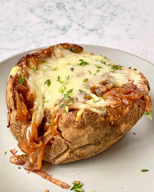 Cheesy French onion baked potatoes 