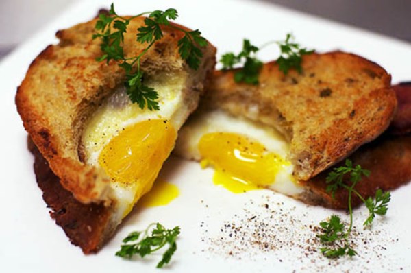 Cheesy gashouse egg sandwich