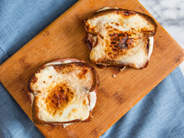 Cheesy, gooey croques monsieurs