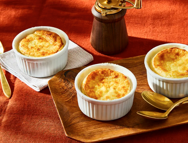 Cheesy grits soufflé