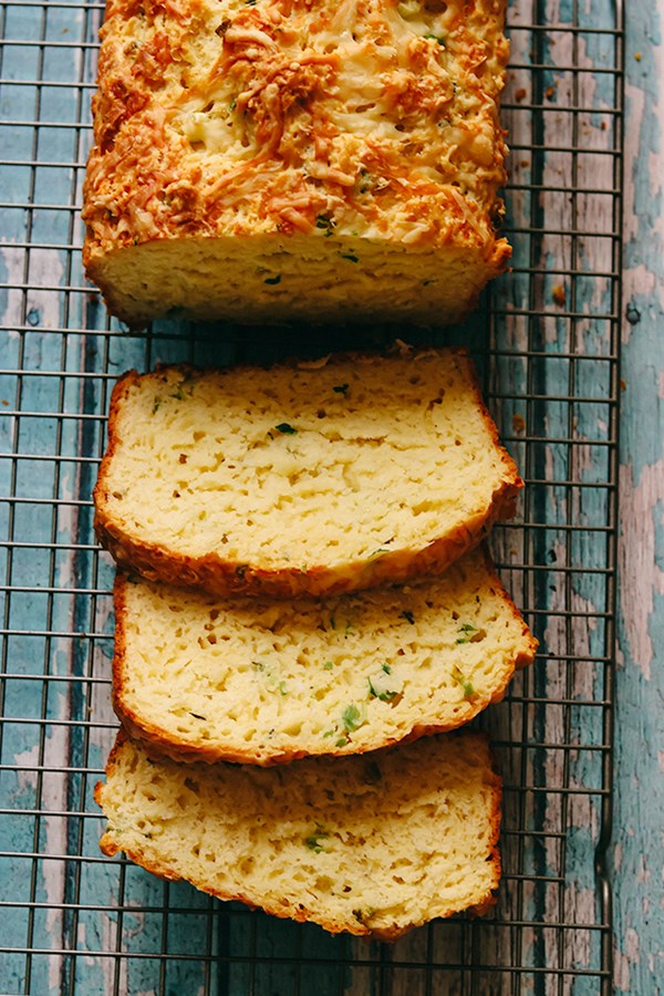 Cheesy Gruyere and scallion bread