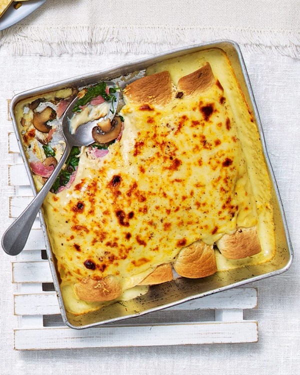 Cheesy ham, mushroom and spinach crepes