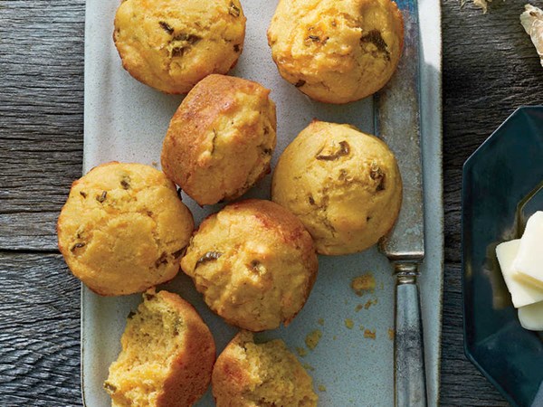 Cheesy jalapeño sour cream corn muffins