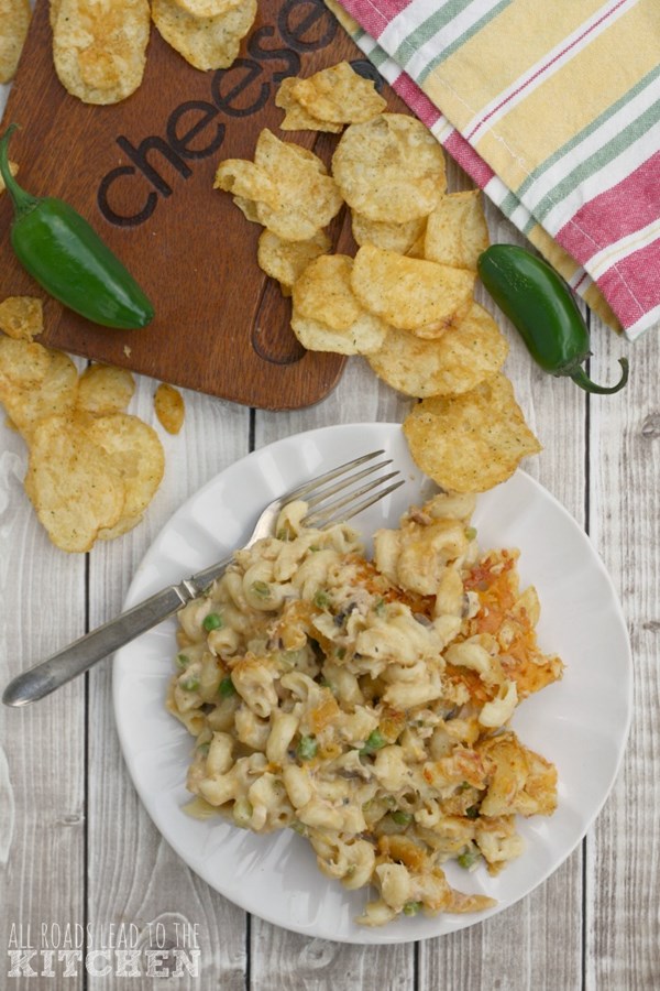 Cheesy jalapeño tuna noodle casserole