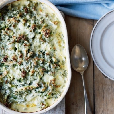 Cheesy kale bake