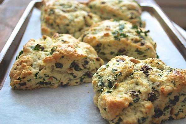 Cheesy kale scones