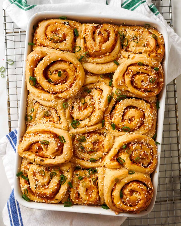 Cheesy kimchi rolls