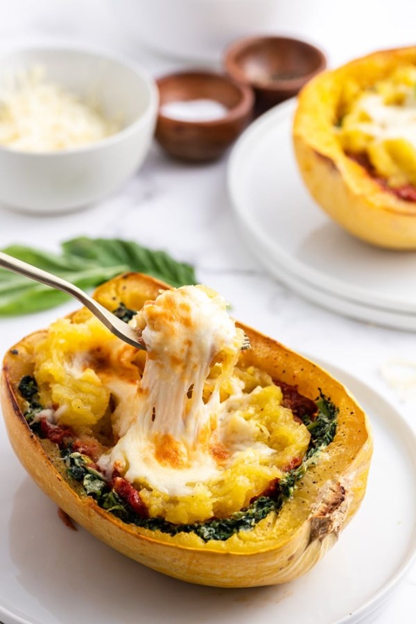 Cheesy lasagna boats