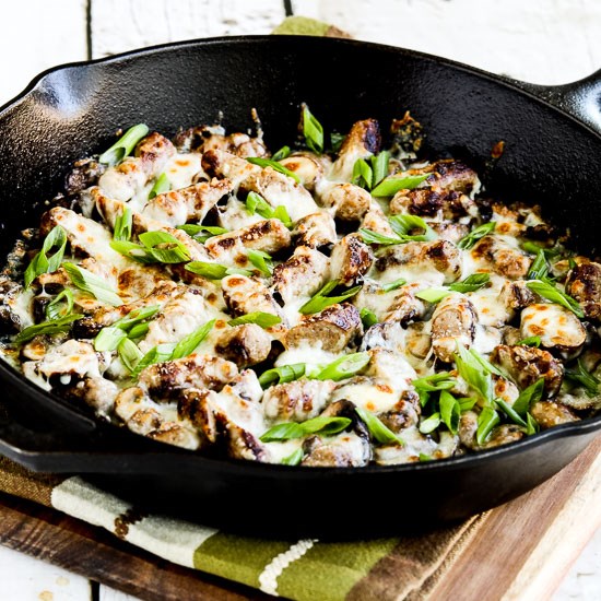 Cheesy low-carb no-egg sausage mushroom breakfast