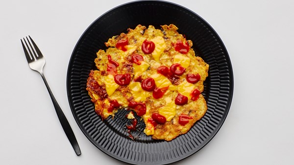 Cheesy matzo brei