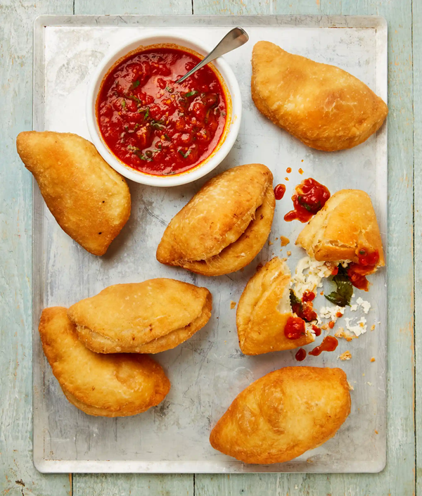 Cheesy panzerotti with tomato sauce