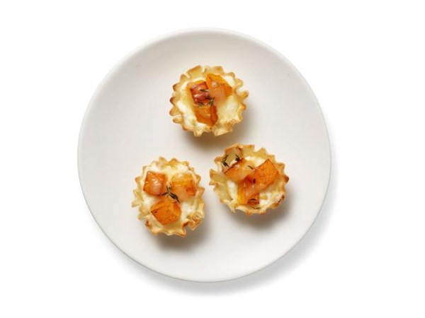 Cheesy phyllo cups with butternut squash