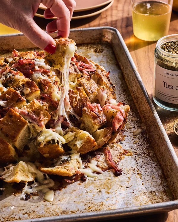 Cheesy pull-apart bread