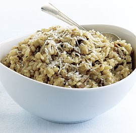 Cheesy rice with garlic and thyme