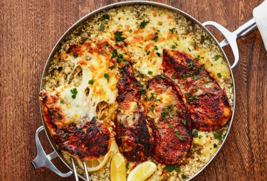 Cheesy salsa chicken and cauliflower rice skillet