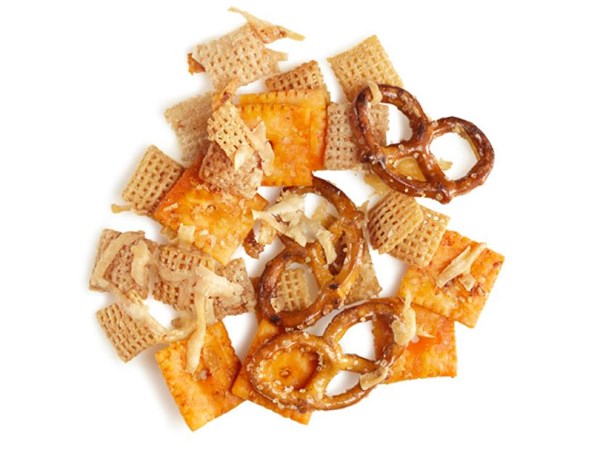 Cheesy snack mix