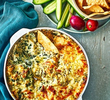 Cheesy spinach & artichoke dip