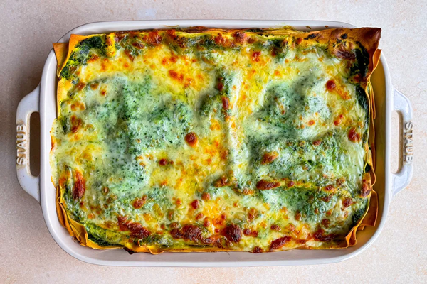 Cheesy spinach lasagna